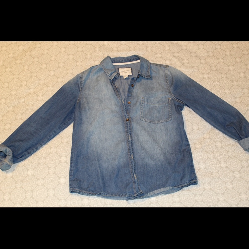 Forever 21 Blue Jean Button Up Size Small